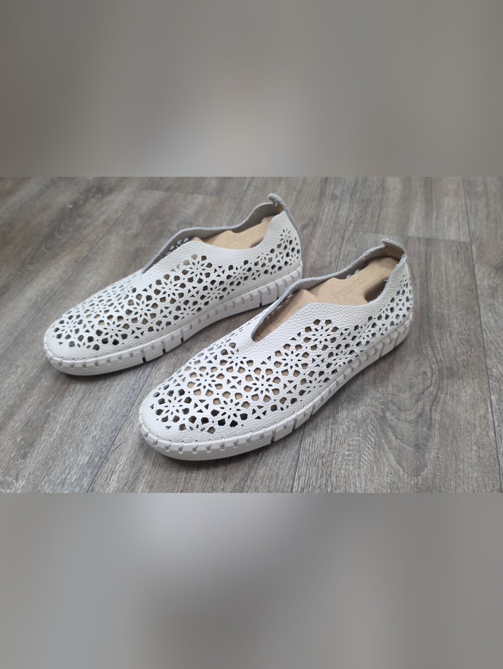 Yokono Flow Leather Laser Cut Slip On Sneakers-Size 41